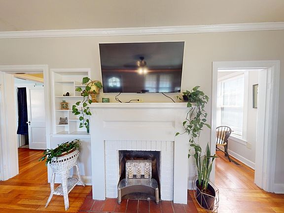 5th image of 516 Phillips St
