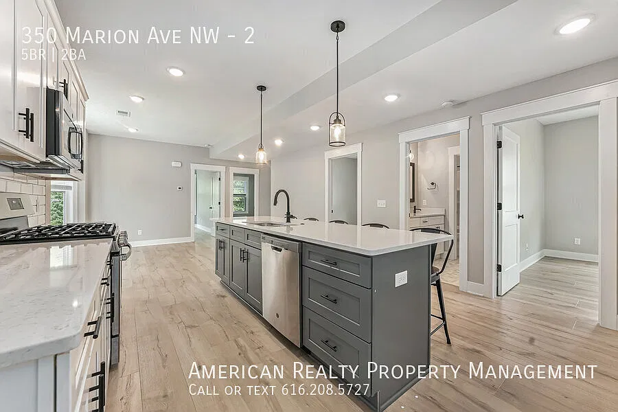 5 bed, 2300 sqft, $3,400 — Photo 4