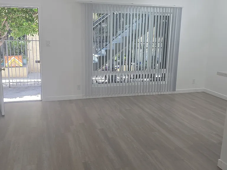 12316 Pacific Ave #4 — Photo 8