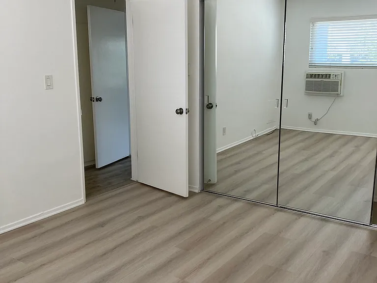 Unit 203 1 + 1