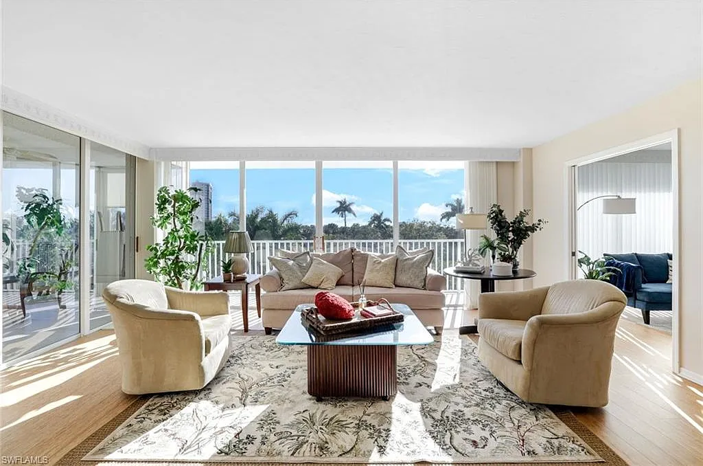 3 bed, 2.0 bath, 3000 sqft, $9,500 — Photo 3