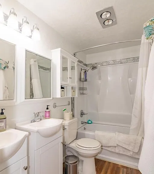1309 Maple Leaf Ct — Photo 25