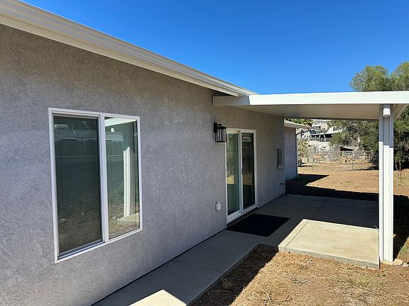Side covered patio