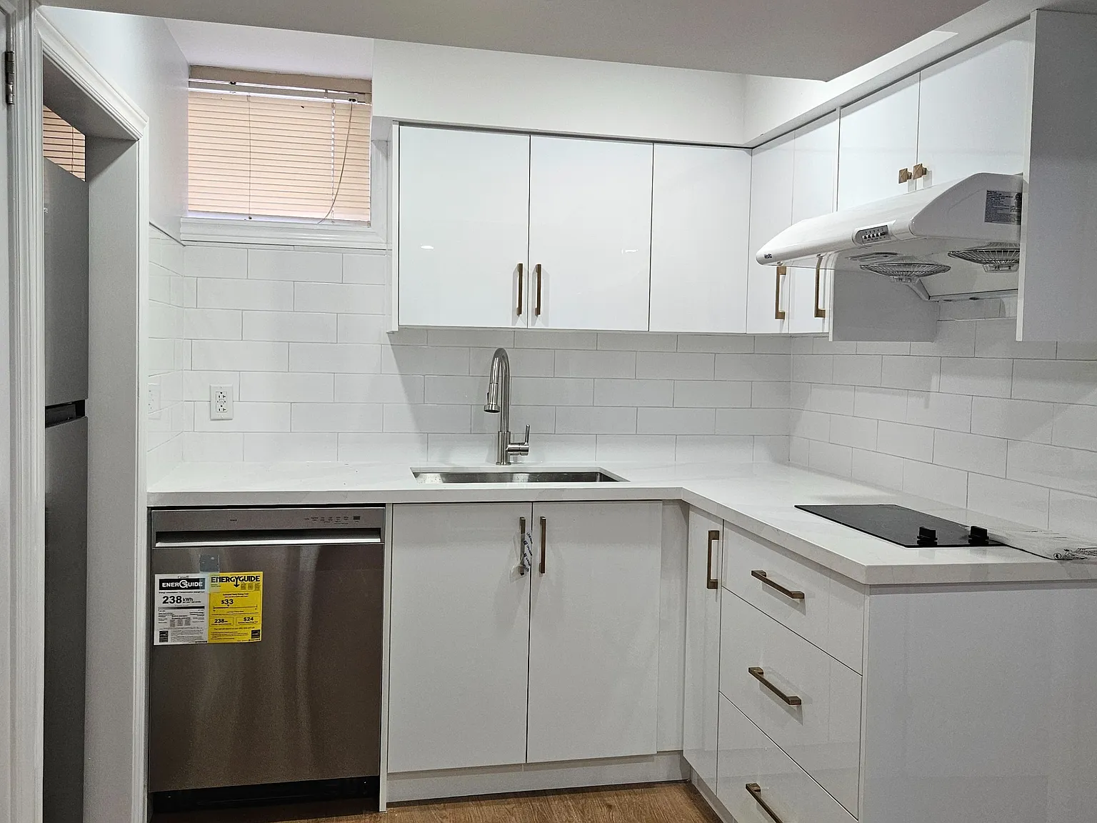 3 bed, $2,100 — Photo 3