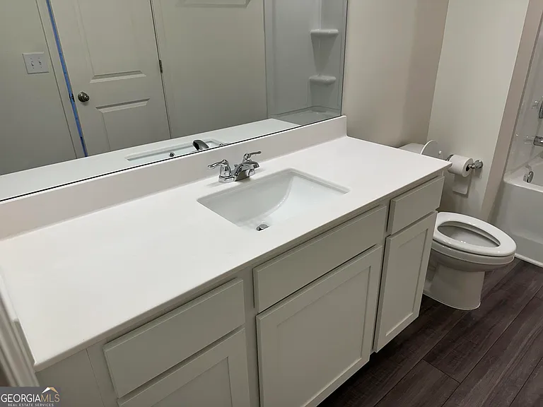 1070 Paddington Dr — Photo 11