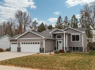 6 3rd St SW, Hayfield, MN 55940