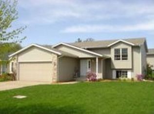 3534 Briarcrest Dr, Eau Claire, WI 54701