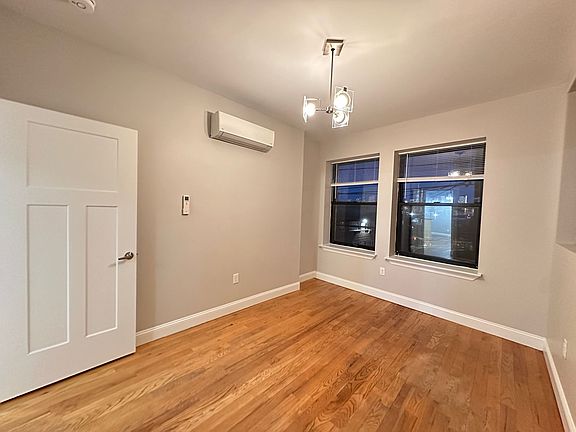 5th image of 45-47-49 Clifton Pl #2D