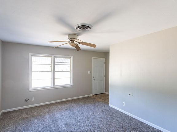 5th image of 409 W Aldine St