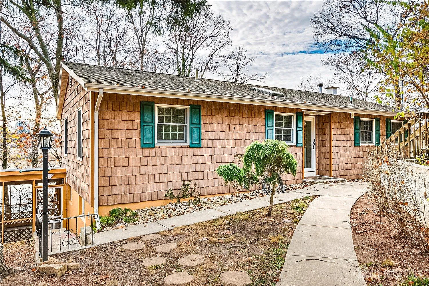 5 bed, 2.0 bath, $6,800 — Photo 2