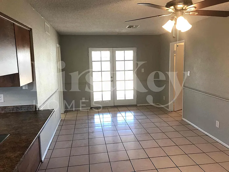 7629 W Flower St — Photo 4