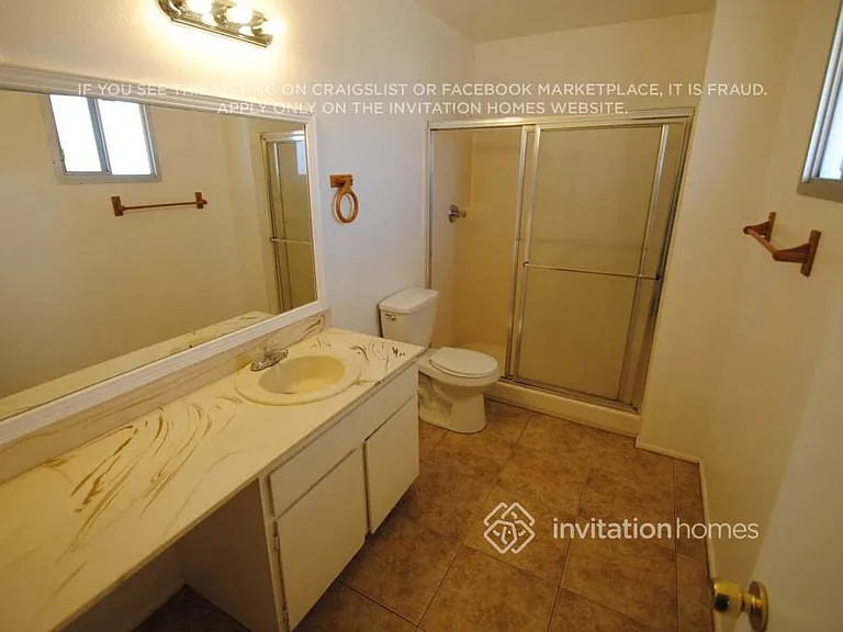 4222 W Denton Ln — Photo 9