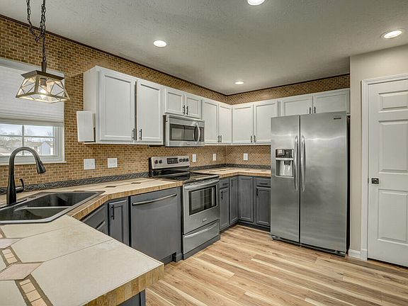 5th image of 9258 Hawksridge Dr
