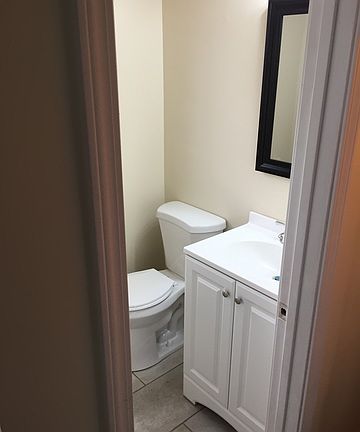 5th image of 418 Wellington Ln