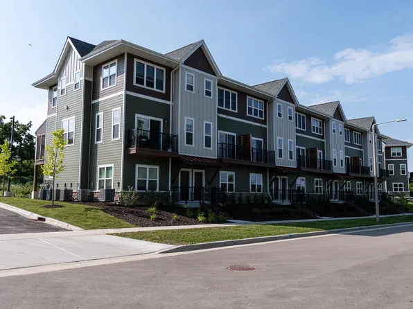 2674 Notre Dame Dr #702, Fitchburg, WI 53711