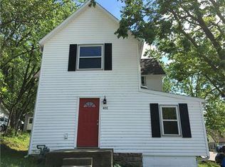 401 E Woods St, Smithville, MO 64089