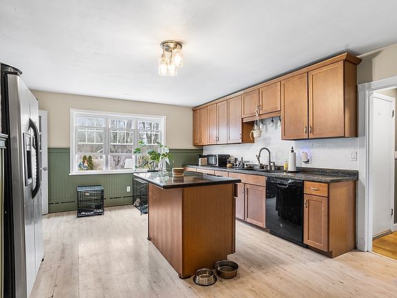 5th image of 1064 Somerset Ave