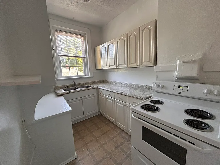 506 N Buchanan Blvd — Photo 6