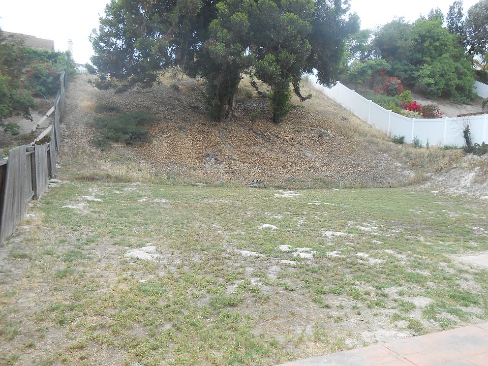 2nd image of 1437 Cresthaven Pl