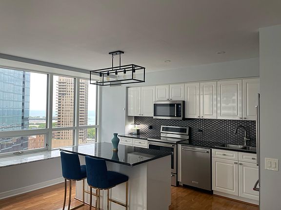 3rd image of 512 N McClurg Ct APT 1301