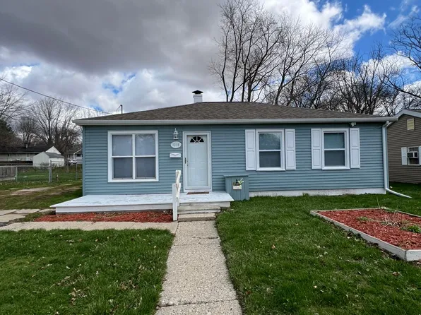 1018 Hall St, Albion, MI 49224