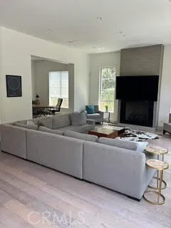 4435 Camellia — Photo 3