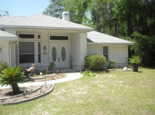 5 Nancy Pkwy, Yankeetown, FL 34498