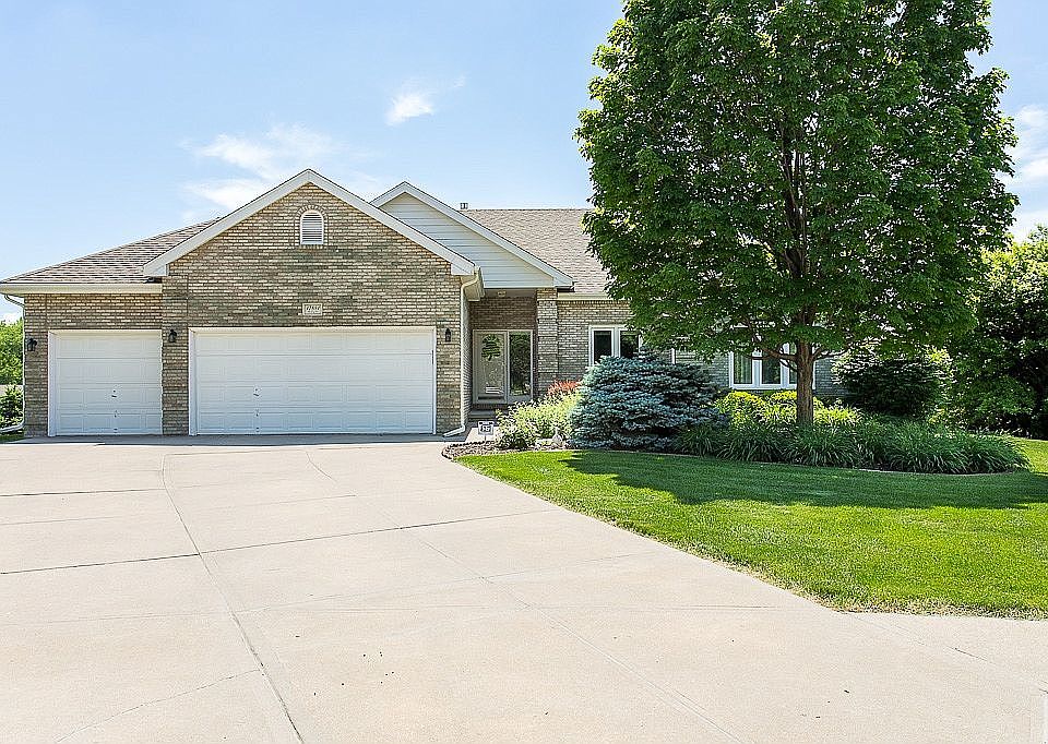 1st image of 17881 Hickory Cir
