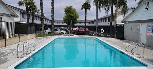 Grand Oaks Apartments Photo 1