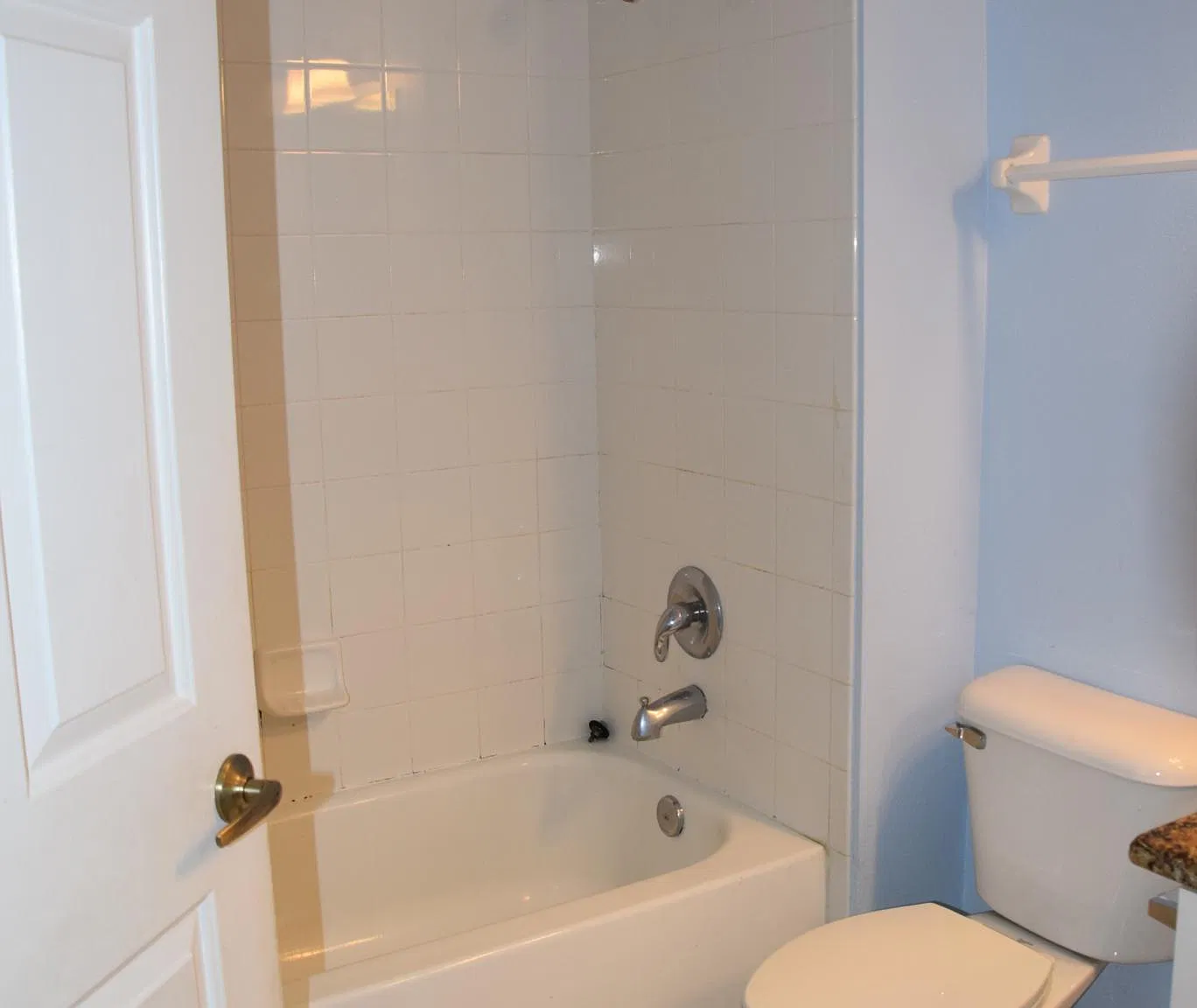 4 bed, 1917 sqft, $2,950 — Photo 4