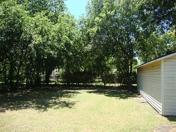 4th image of 256 Longview Dr