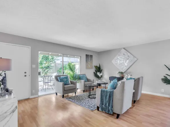 217 Roundtree Ct, Sacramento, CA 95831