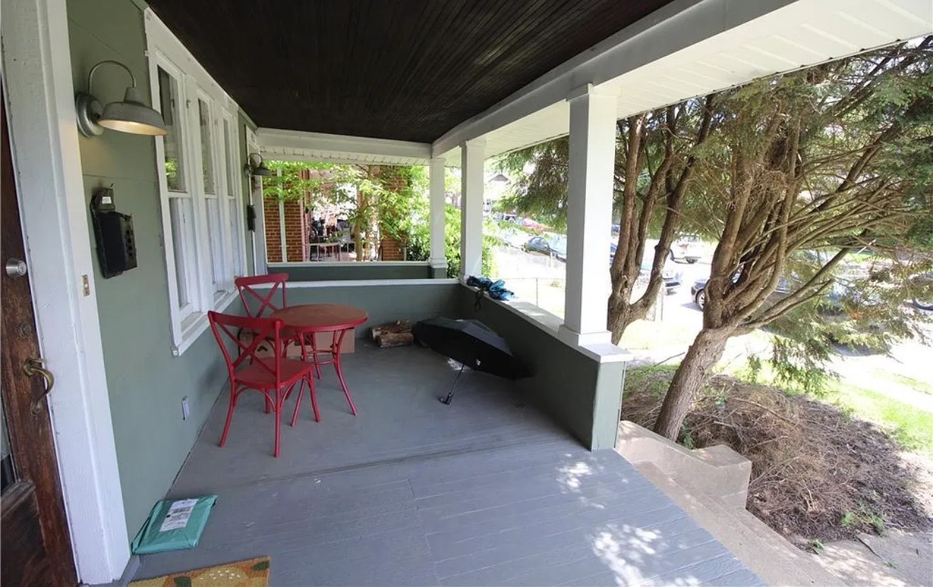 2 bed, 1200 sqft, $1,250 — Photo 3