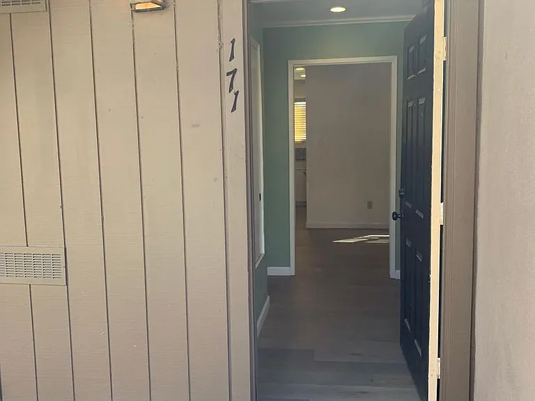 2905 Niagra St #171 — Photo 14