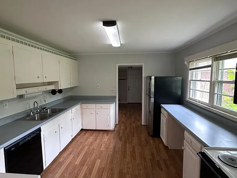 205 West Ave NW — Photo 7