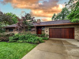 150 Crestvue Manor Dr, Pittsburgh, PA 15228