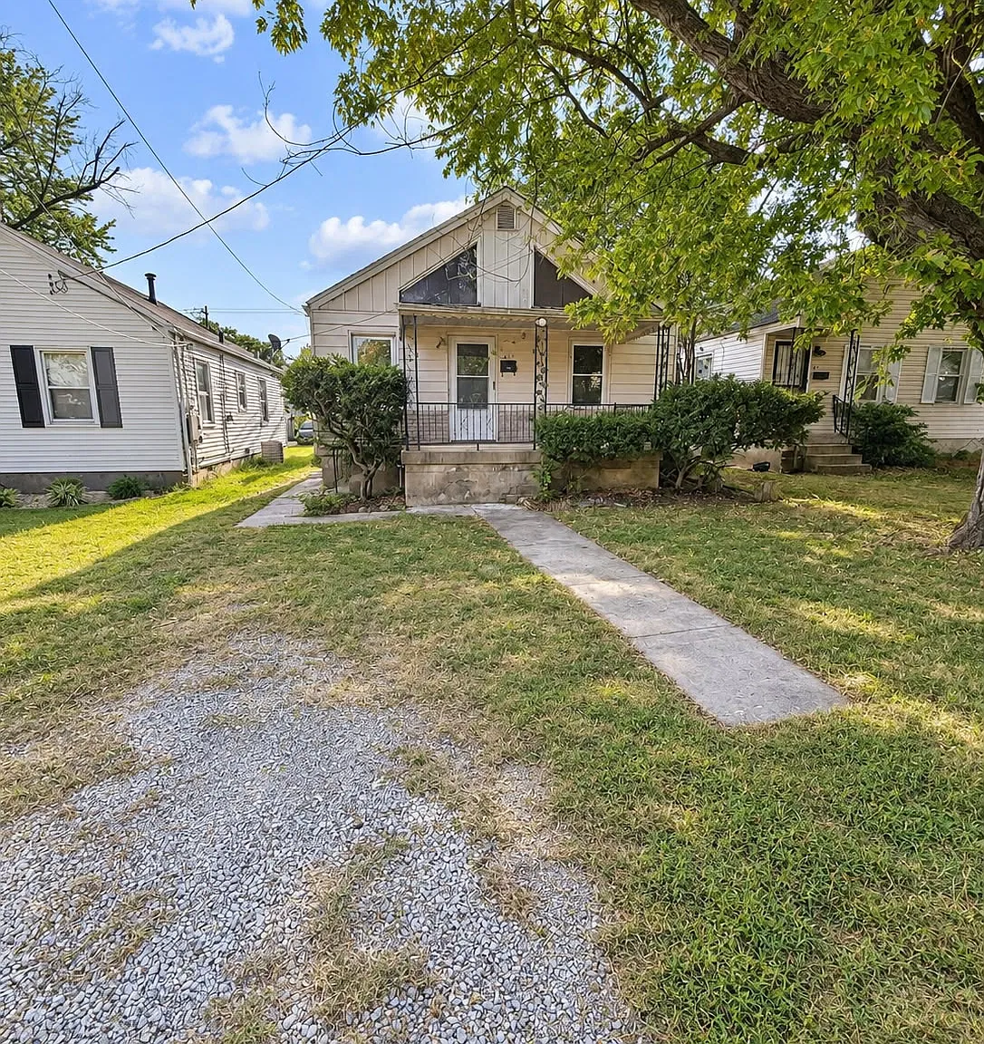 4411 Gatewood Avenue - 1 — Photo 1