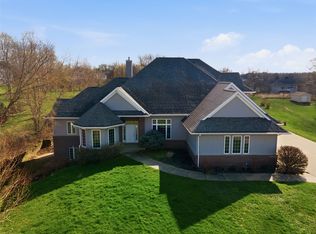 2502 River Run Ct, Cedar Rapids, IA 52411