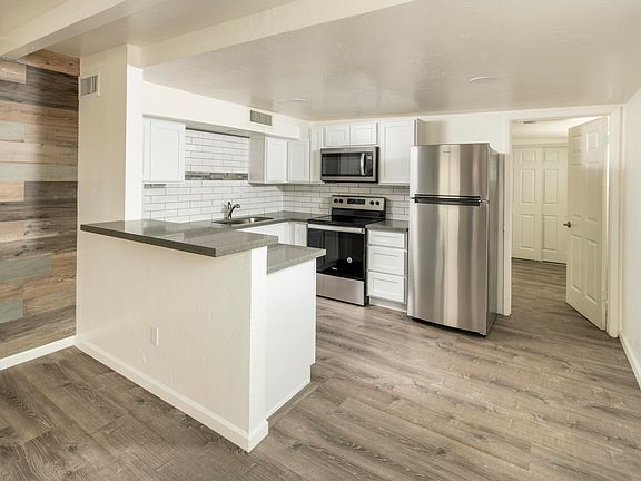 2nd image of 721 E Sierra Vista Dr #1-4
