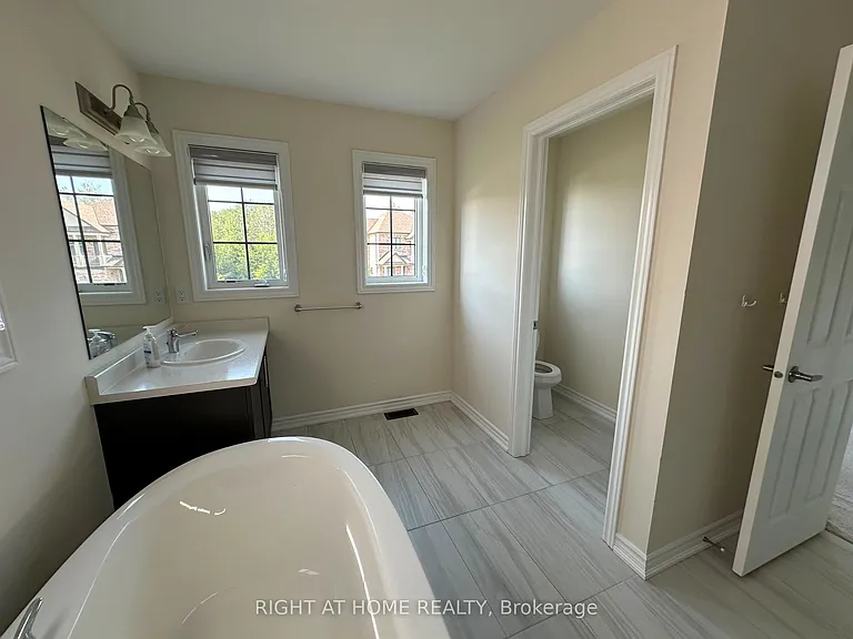 2 Bruce Cameron Dr — Photo 14
