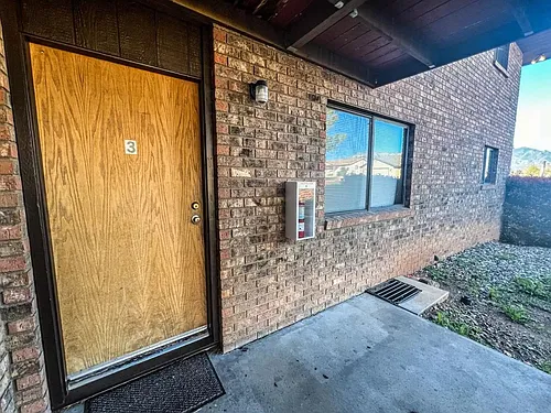 2495 S Mountain View Dr #3 Photo 1