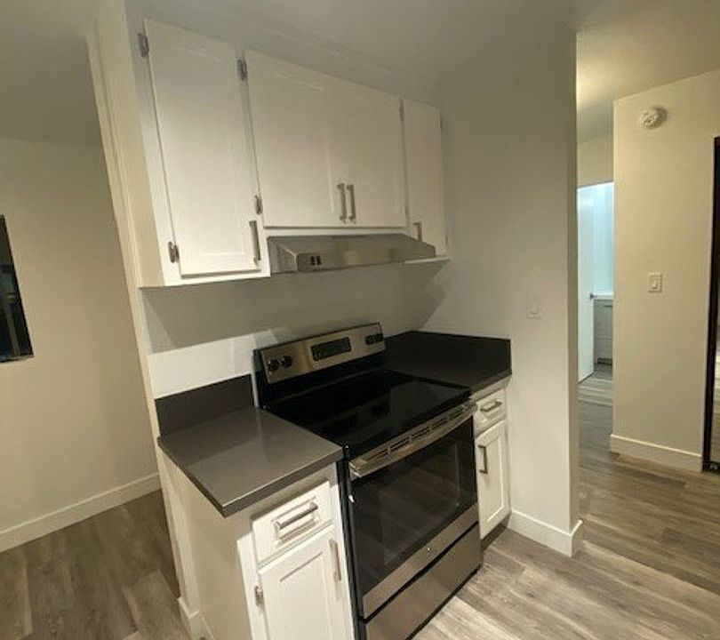 2nd image of 1182 E St APT 503