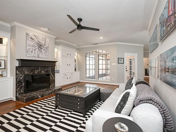 5th image of 8031 Oakwood Trce