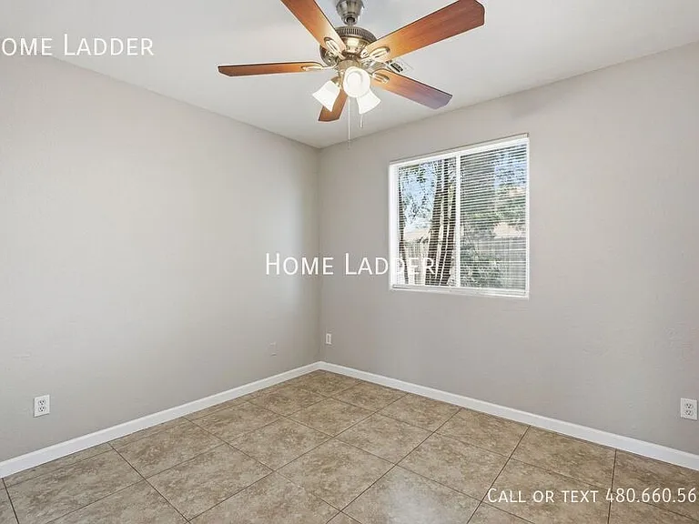 1724 W Carol Ave #A — Photo 17