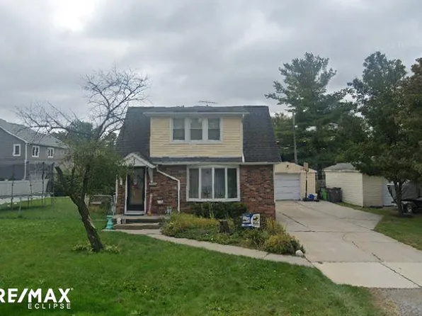 15862 Camperdown Ave, Clinton Township, MI 48035