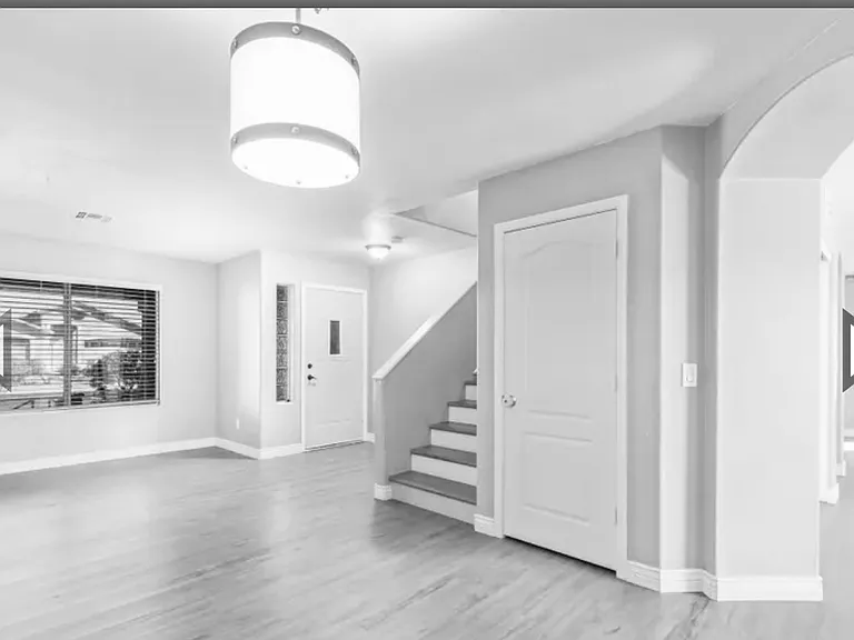 16527 W Ironwood St — Photo 2
