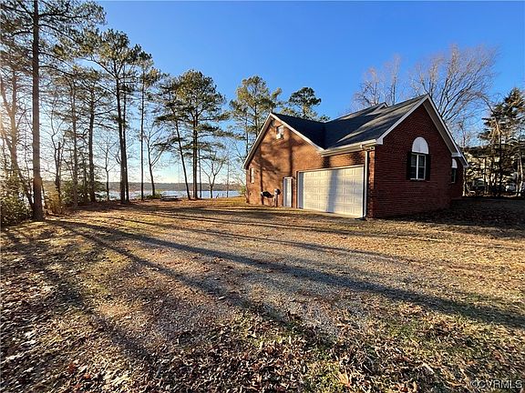 2nd image of 444 River Bluff Ln