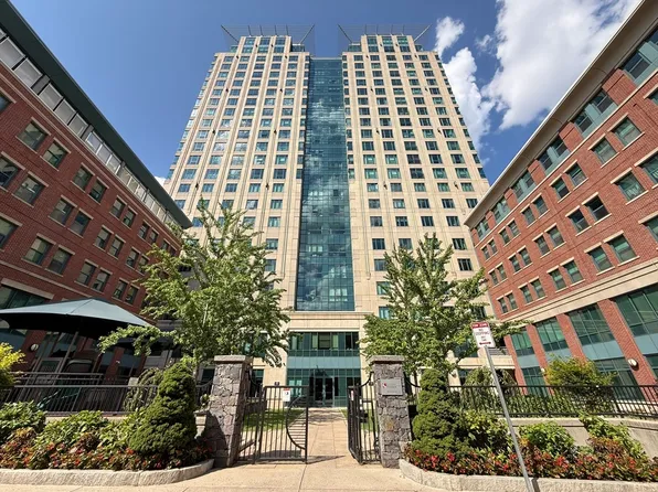1 Nassau St Unit 1705, Boston, MA 02111