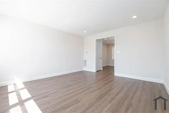 806 Benninghaus Rd — Photo 7