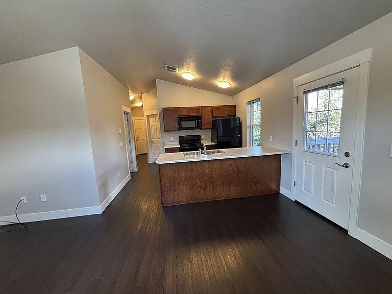 1725 S 3rd St W — Photo 28